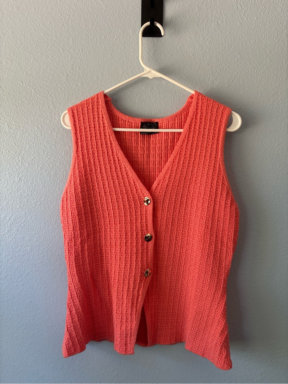 "Milk and honey" coral vest